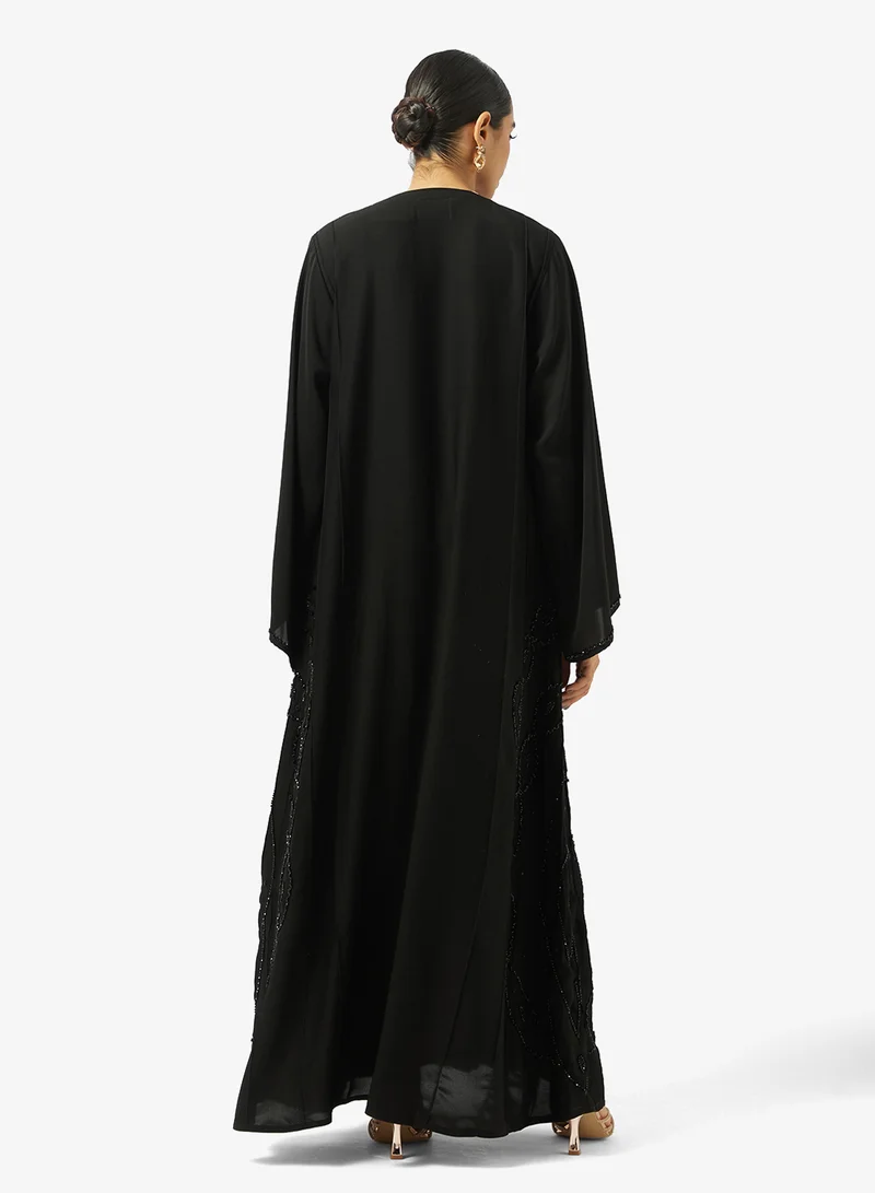 هيا كلوزيت عباية مفتوحة مزينة بالزهور بياقة على شكل